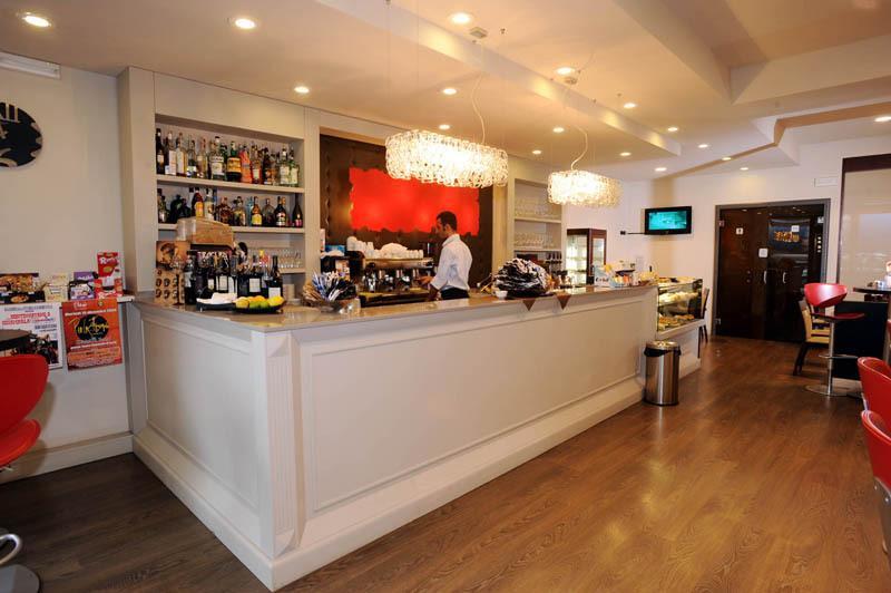 Hotel Drake 3*